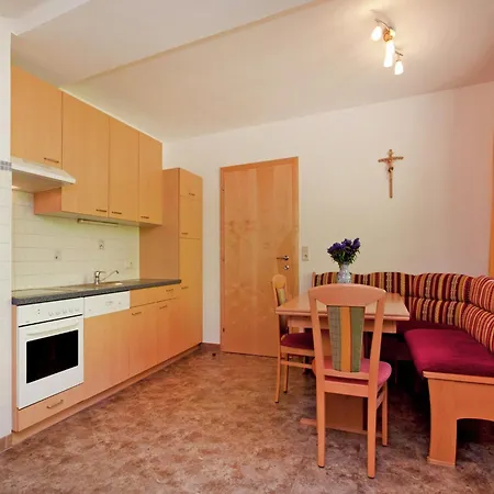 In Near Red 8 Gondola Appartement