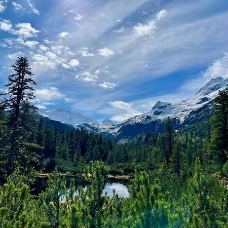 In Near Red 8 Gondola * Wagrain