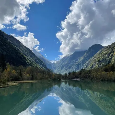 In Near Red 8 Gondola アパート *